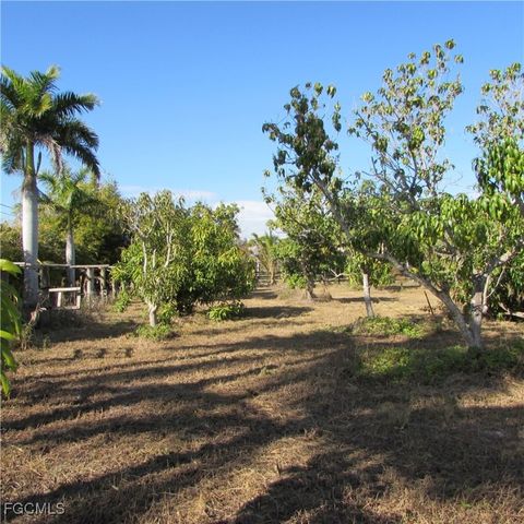 8390 Stringfellow RD, St James City, FL 33956