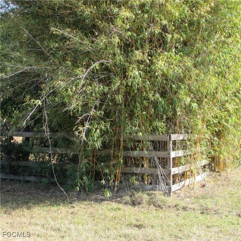 8390 Stringfellow RD, St James City, FL 33956