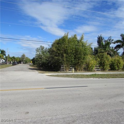 8390 Stringfellow RD, St James City, FL 33956