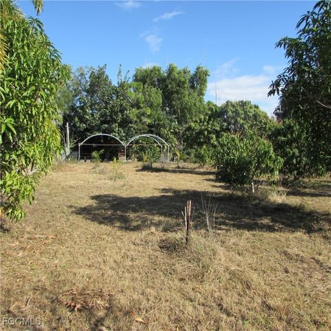 8390 Stringfellow RD, St James City, FL 33956