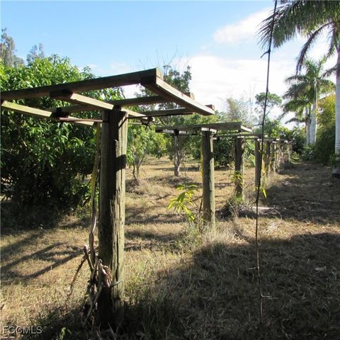 8390 Stringfellow RD, St James City, FL 33956