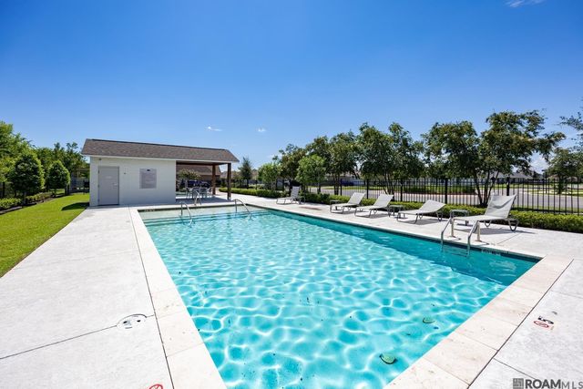 812 Beaumont Dr, Gonzales, LA 70737