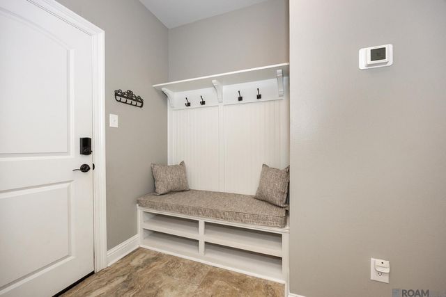 812 Beaumont Dr, Gonzales, LA 70737