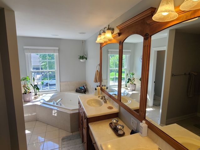 24412 S Dupage Drive, Channahon, IL 60410