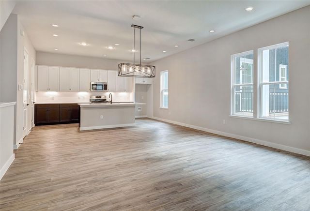 3809 Valley View RD 13, Austin, TX 78704