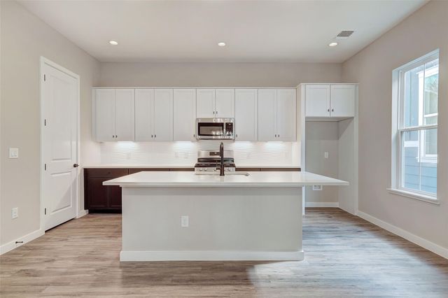 3809 Valley View RD 13, Austin, TX 78704