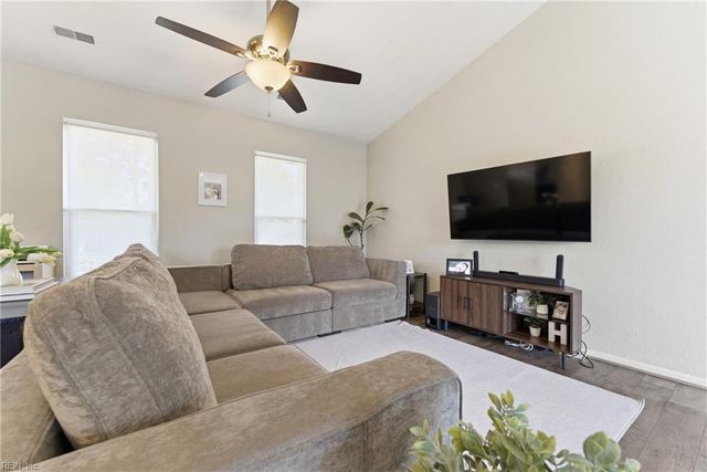 3308 Woodbaugh DR, Chesapeake, VA 23321
