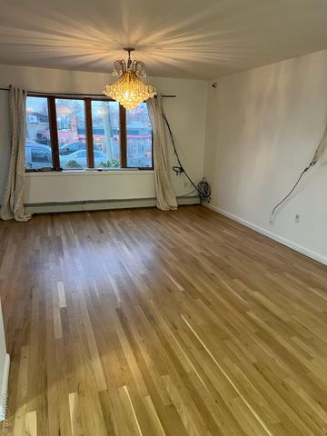 19654 44th Avenue 1, Flushing, NY 11358