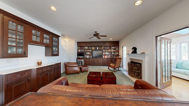 138 Amberville Rd, North Andover, MA 01845