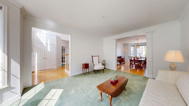 138 Amberville Rd, North Andover, MA 01845