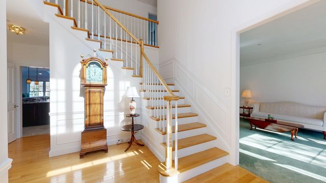 138 Amberville Rd, North Andover, MA 01845