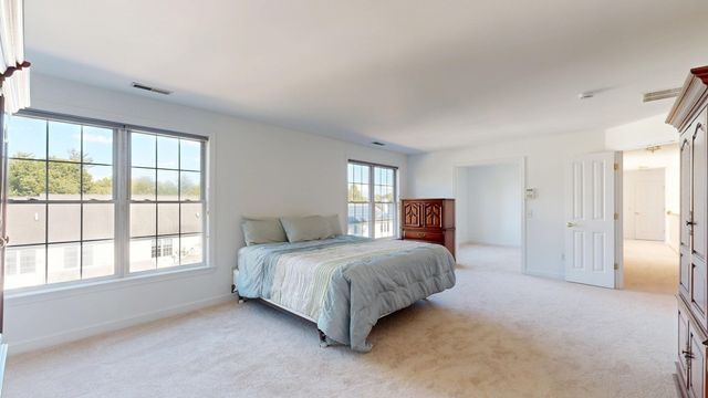 138 Amberville Rd, North Andover, MA 01845