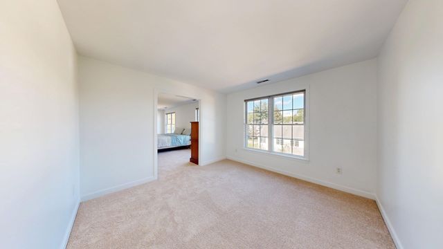 138 Amberville Rd, North Andover, MA 01845