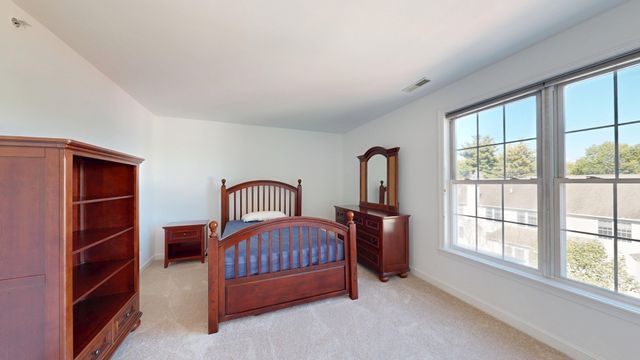 138 Amberville Rd, North Andover, MA 01845