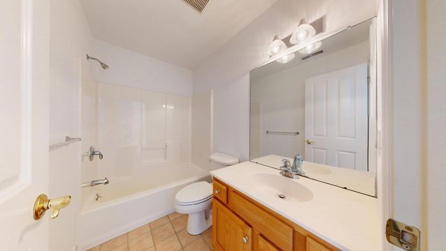 138 Amberville Rd, North Andover, MA 01845