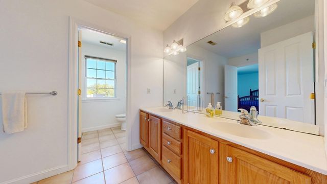 138 Amberville Rd, North Andover, MA 01845