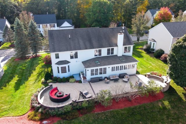138 Amberville Rd, North Andover, MA 01845