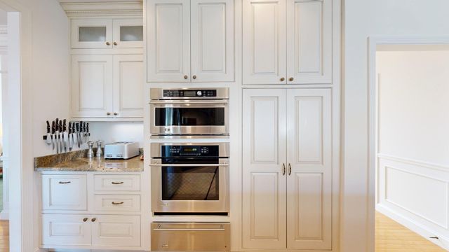 138 Amberville Rd, North Andover, MA 01845