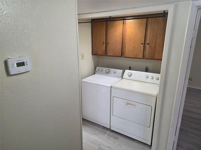 3025 Walnut Bend Lane 21, Houston, TX 77042