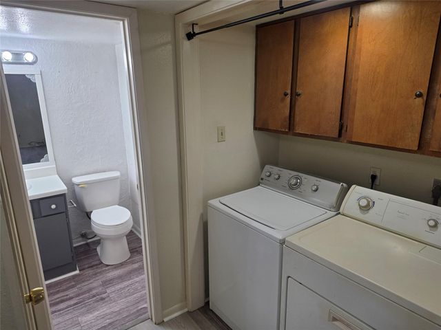 3025 Walnut Bend Lane 21, Houston, TX 77042