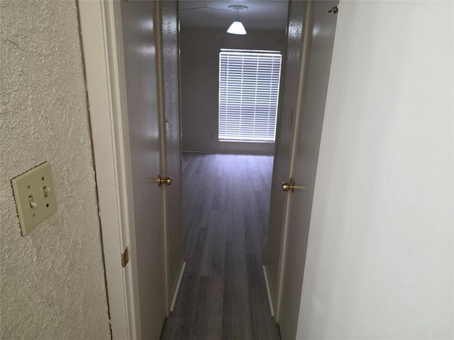 3025 Walnut Bend Lane 21, Houston, TX 77042