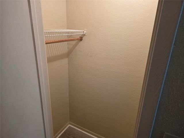 3025 Walnut Bend Lane 21, Houston, TX 77042