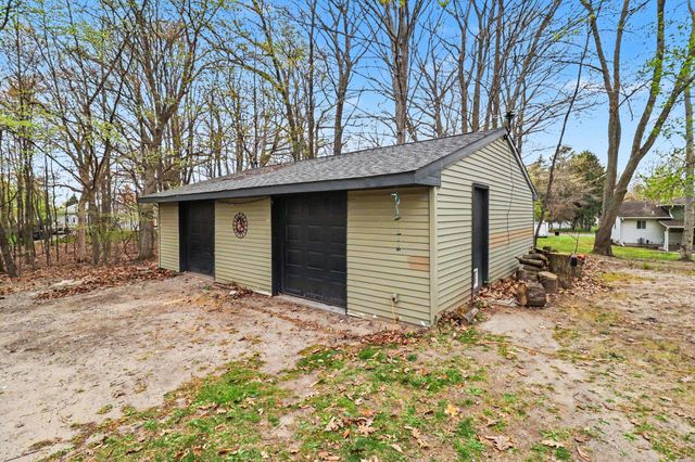 811 N Washington Avenue, Ludington, MI 49431