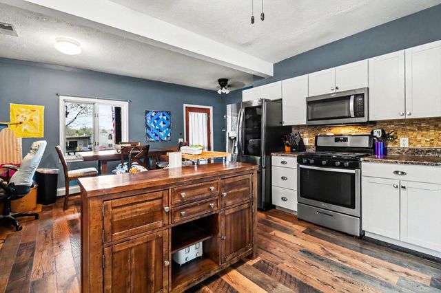 811 N Washington Avenue, Ludington, MI 49431