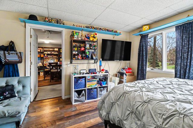 811 N Washington Avenue, Ludington, MI 49431