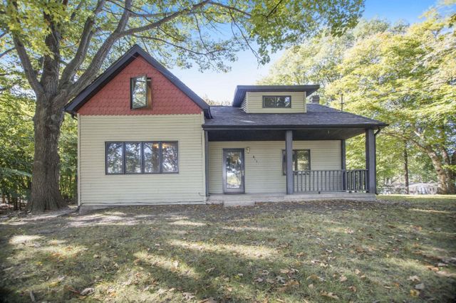 811 N Washington Avenue, Ludington, MI 49431