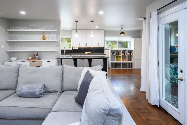 1439 Mapleton Drive, Dallas, TX 75228