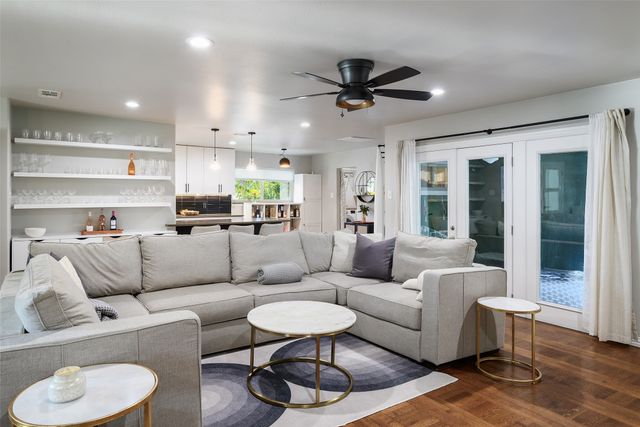 1439 Mapleton Drive, Dallas, TX 75228