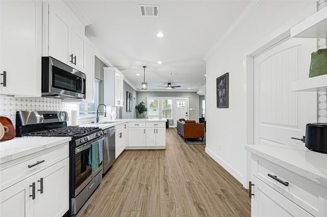 3510 Rebecca Street, Houston, TX 77021