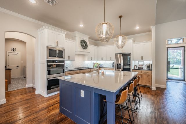 2045 Glenhollow Drive, Weatherford, TX 76088