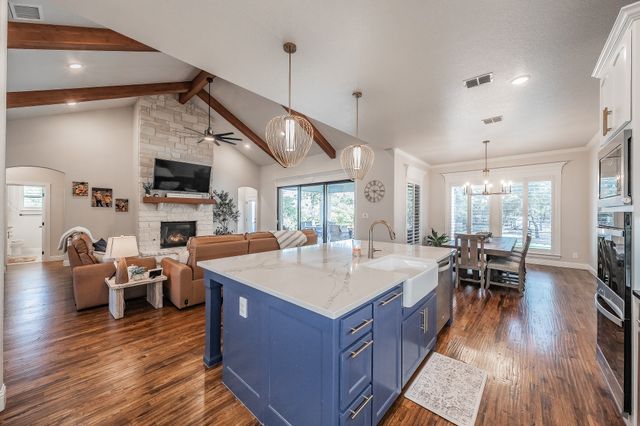 2045 Glenhollow Drive, Weatherford, TX 76088