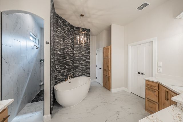 2045 Glenhollow Drive, Weatherford, TX 76088