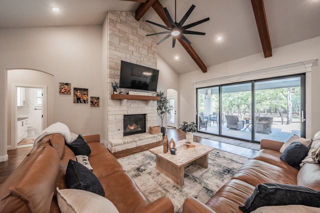 2045 Glenhollow Drive, Weatherford, TX 76088