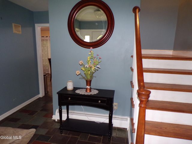 19 Oakwood Drive, Queensbury, NY 12804