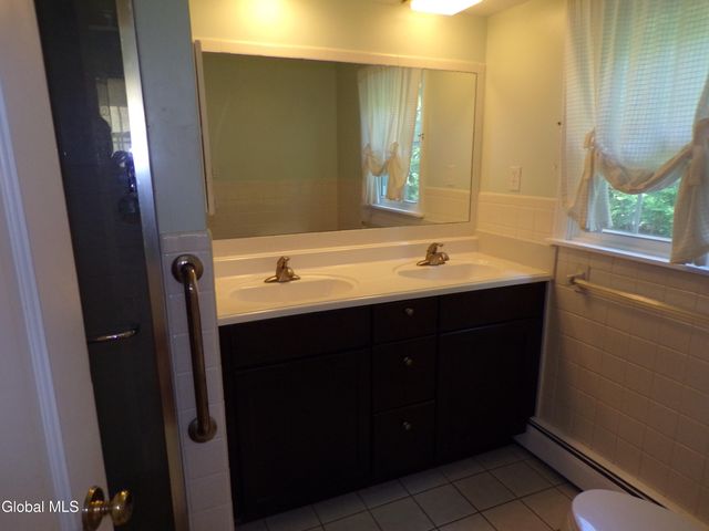 19 Oakwood Drive, Queensbury, NY 12804
