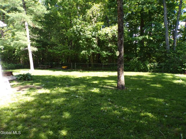 19 Oakwood Drive, Queensbury, NY 12804