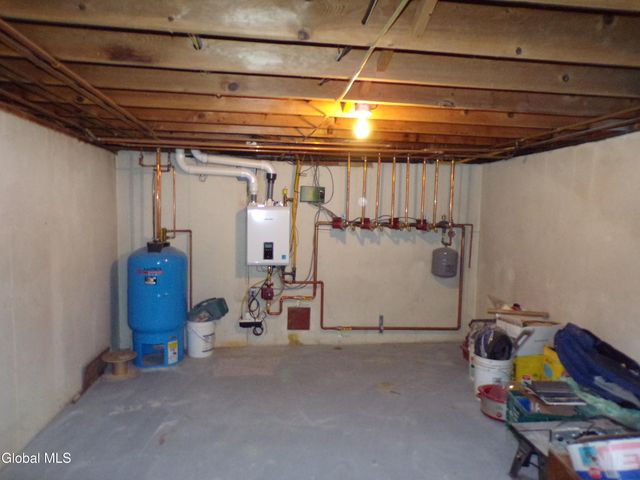 19 Oakwood Drive, Queensbury, NY 12804