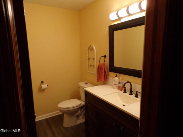 19 Oakwood Drive, Queensbury, NY 12804