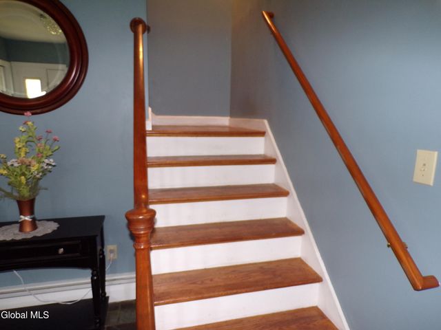19 Oakwood Drive, Queensbury, NY 12804