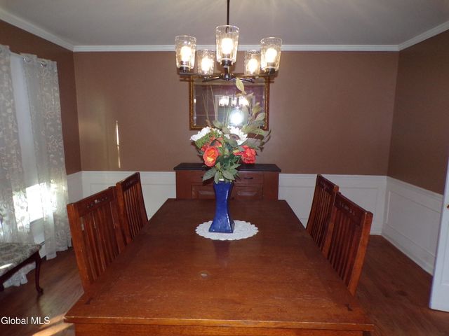 19 Oakwood Drive, Queensbury, NY 12804
