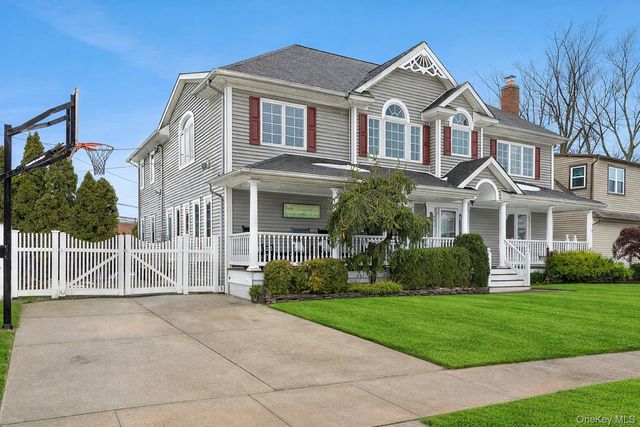 922 Leeds Drive, North Bellmore, NY 11710