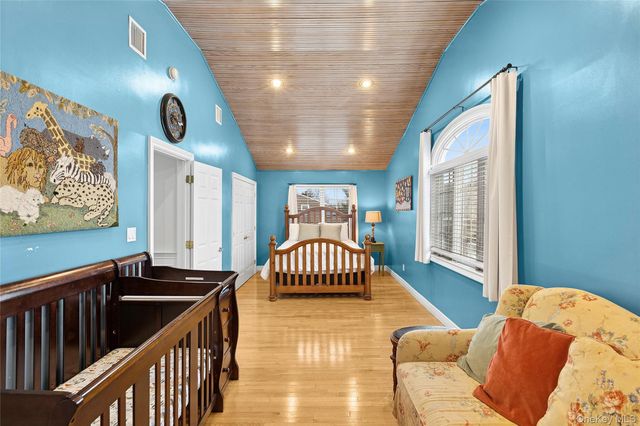 922 Leeds Drive, North Bellmore, NY 11710