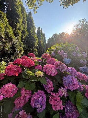 922 Leeds Drive, North Bellmore, NY 11710