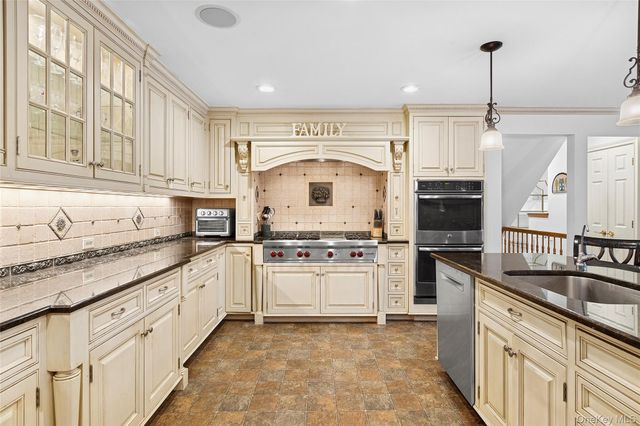 922 Leeds Drive, North Bellmore, NY 11710