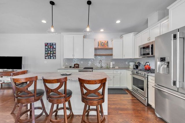 122 Milton St 122, Dedham, MA 02026