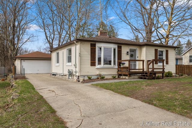65 Betty Street, Comstock Park, MI 49321
